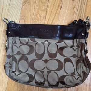 Coach shoulder bag in brown